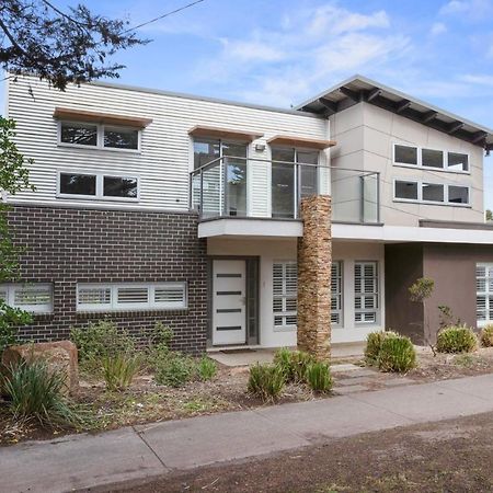 Coastal Luxe Villa Cowes Exterior photo